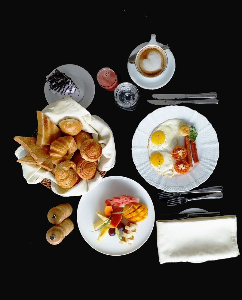 undefined Bed Station 210 8