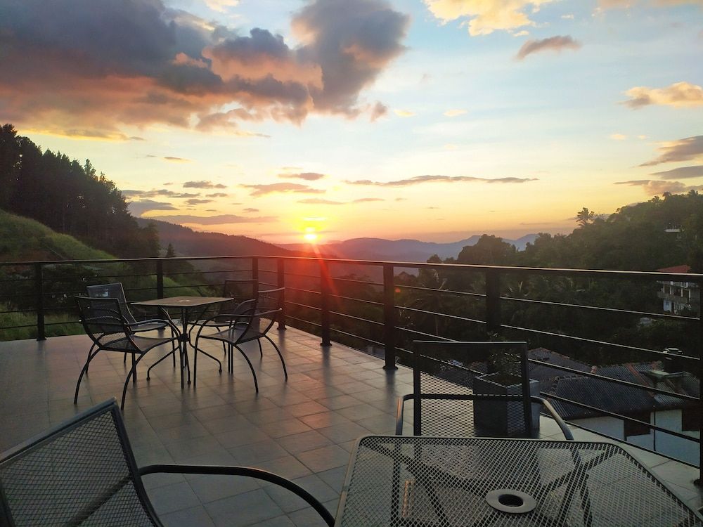 Pine Hill Residence Deluxe Double Room, Mountain View 6