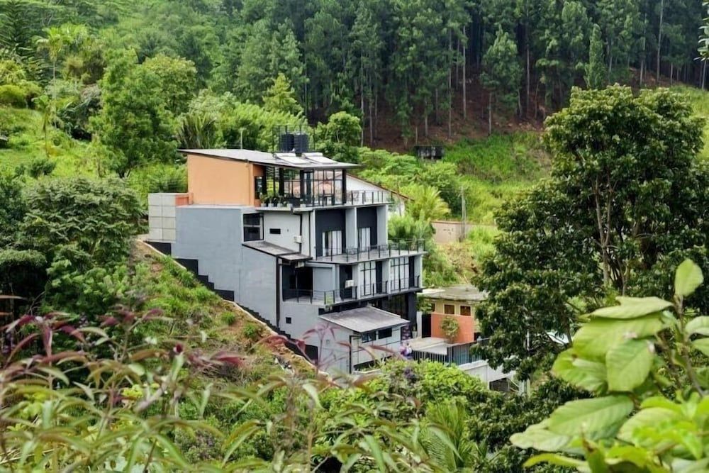 undefined Pine Hill Residence 6