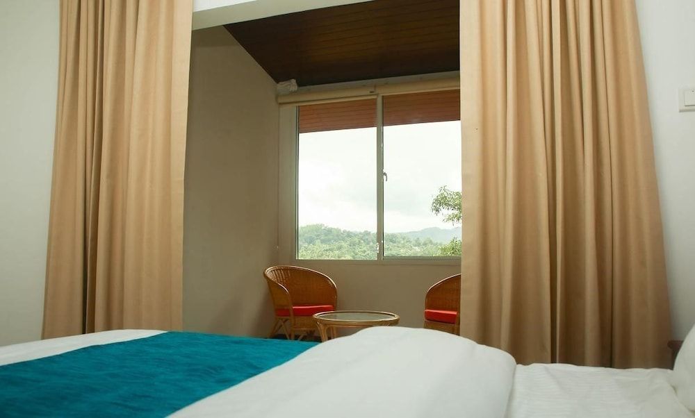 undefined Silver Sign Hotel and Gem Gallery 8