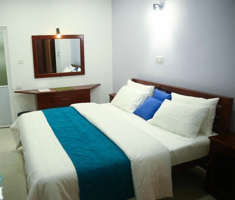 undefined Silver Sign Hotel and Gem Gallery 7