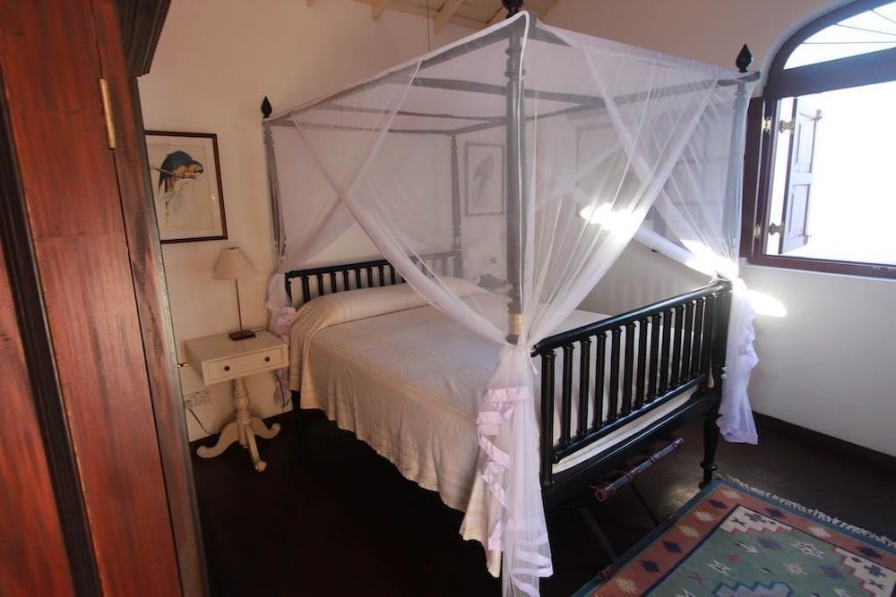 Royal Bar & Hotel Deluxe Double Room 7