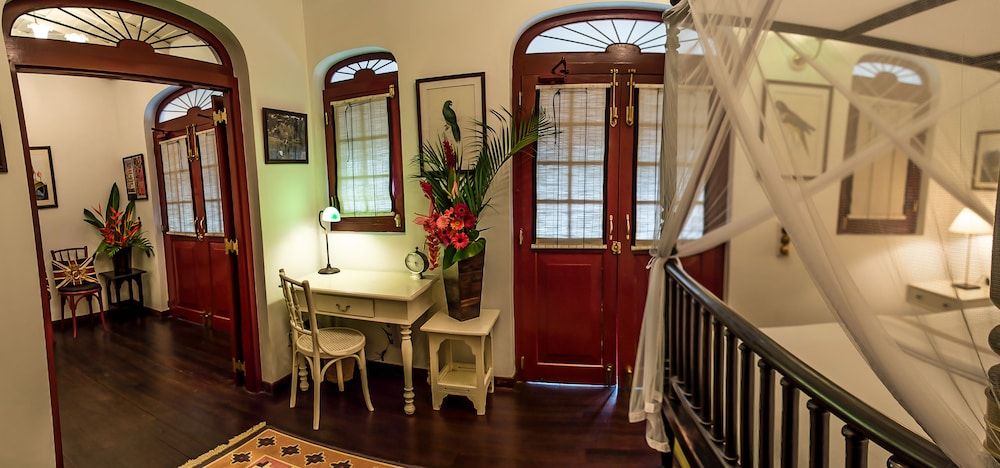 undefined Royal Bar & Hotel