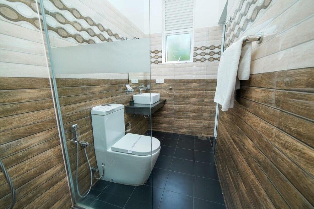 undefined OYO 576 Dazzling Villa 7