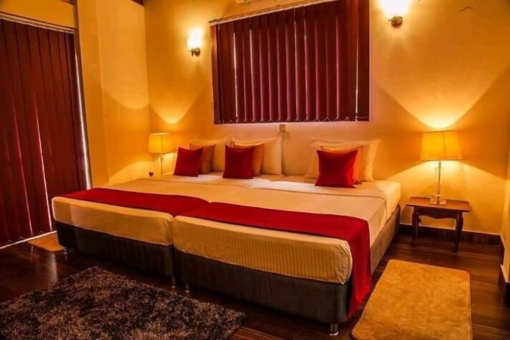 undefined The Tenthola Kandy 4