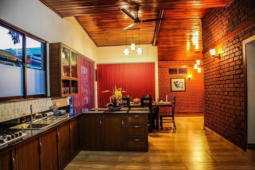 undefined The Tenthola Kandy 7