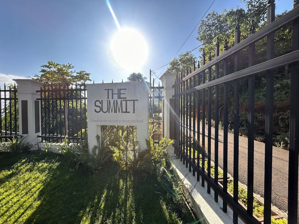 undefined The Summit 4