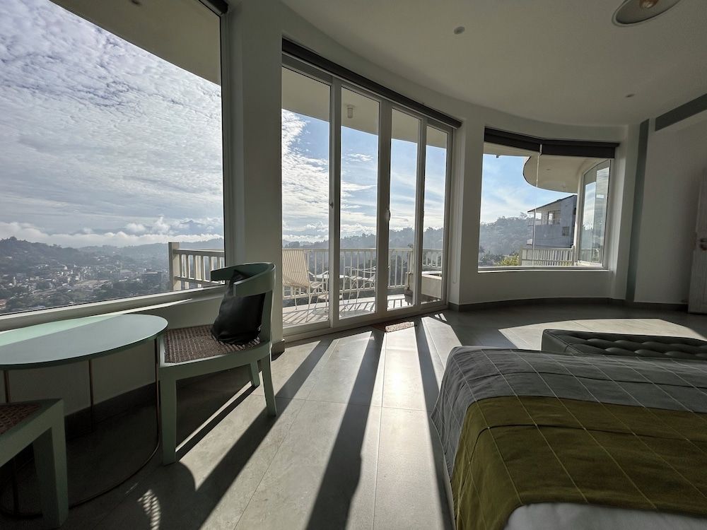 The Summit Deluxe Double Room 10