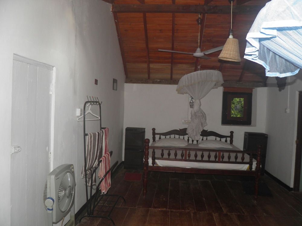 Basic Triple Room, 1 Bedroom, Garden View