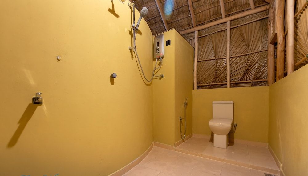 Blue Waters Arugambay ECO LUXURY BEACHFRONT DOUBLE CABANA 13