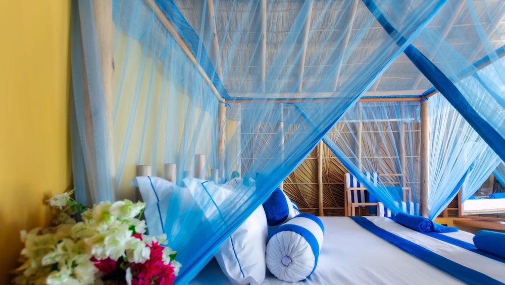 Blue Waters Arugambay ECO LUXURY BEACHFRONT DOUBLE CABANA 5