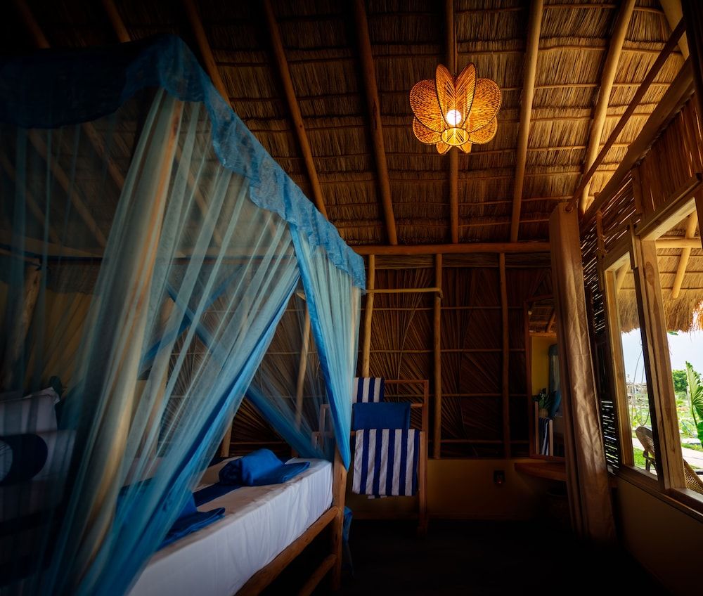 Blue Waters Arugambay ECO LUXURY BEACHFRONT FAMILY CABANA 14