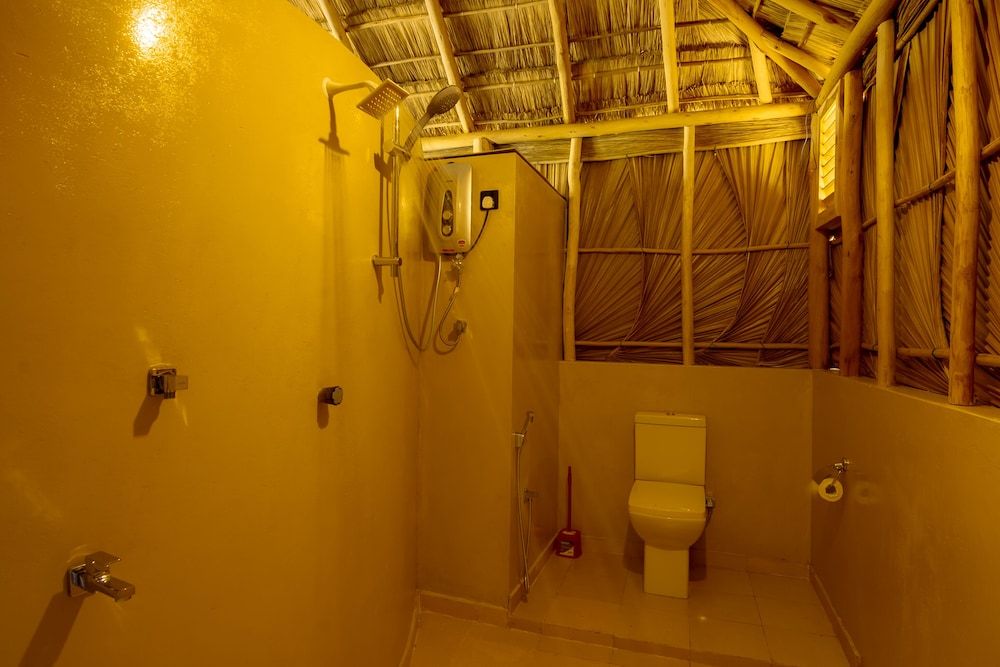 Blue Waters Arugambay ECO LUXURY BEACHFRONT DOUBLE CABANA 12