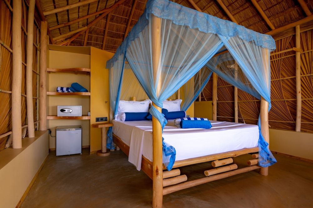 Blue Waters Arugambay ECO LUXURY BEACHFRONT DOUBLE CABANA 7