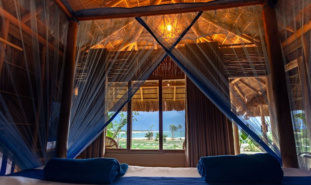 Blue Waters Arugambay ECO LUXURY BEACHFRONT FAMILY CABANA 18