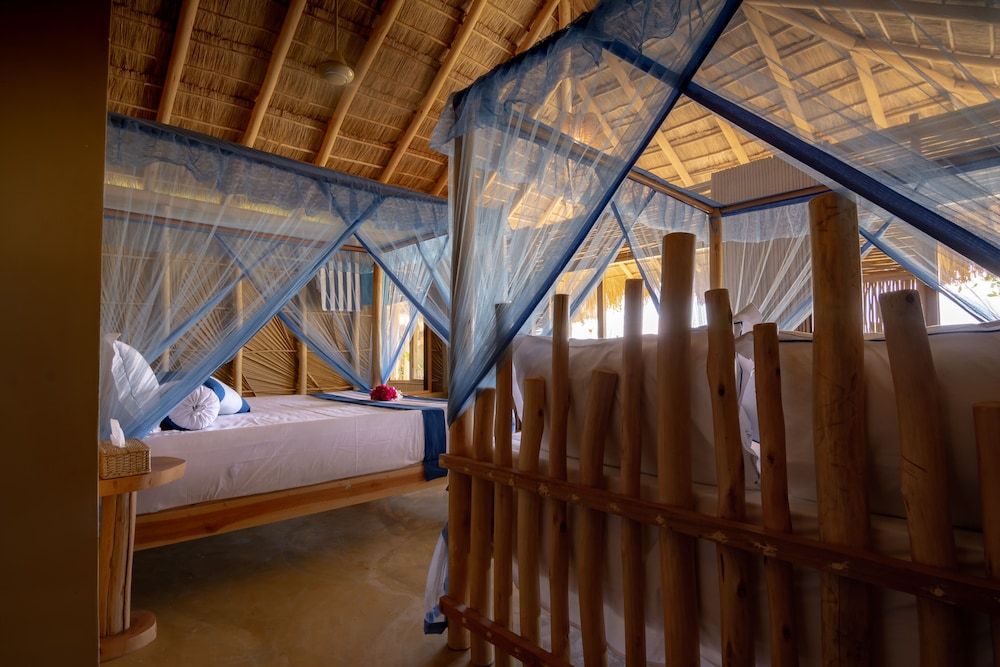 Blue Waters Arugambay ECO LUXURY BEACHFRONT FAMILY CABANA 6