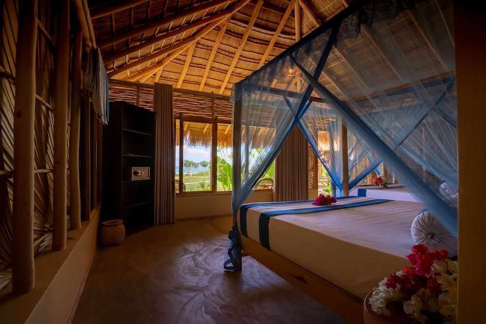 Blue Waters Arugambay ECO LUXURY BEACHFRONT FAMILY CABANA 16