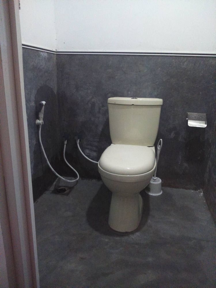 Hi Lanka Backpackers - Adults Only 4-Bed Female Dormitory 3