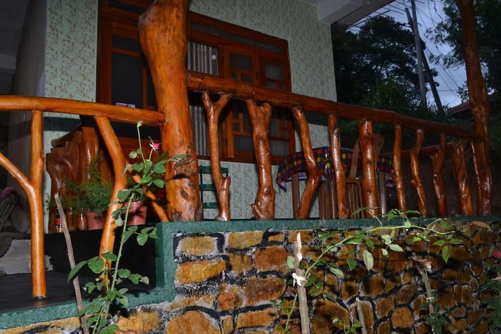 undefined Pine Village Home Stay 4