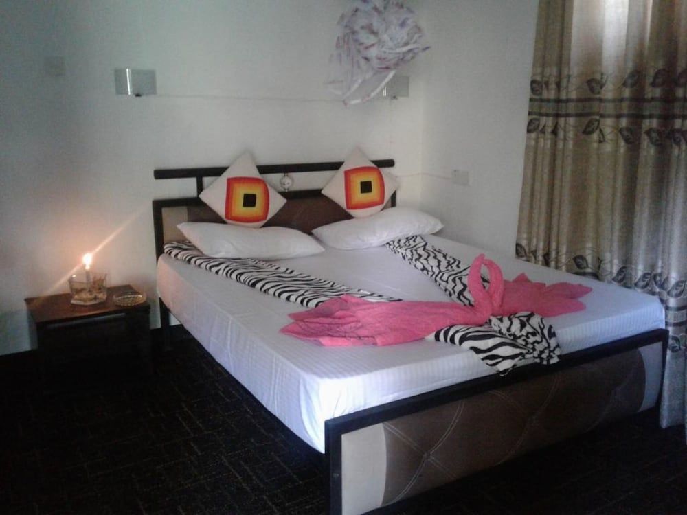 undefined Pine Village Home Stay 7