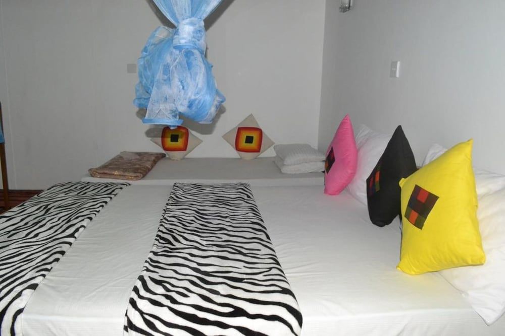 undefined Pine Village Home Stay 6