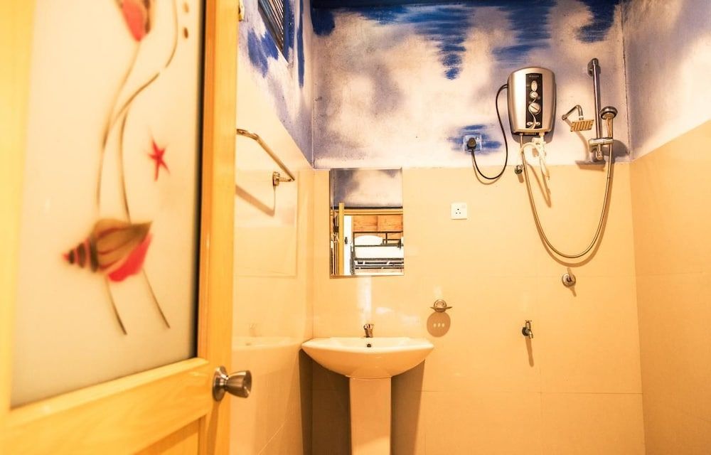 Ella City Reach Hostel 6 Bedded Mixed Dormitory 5