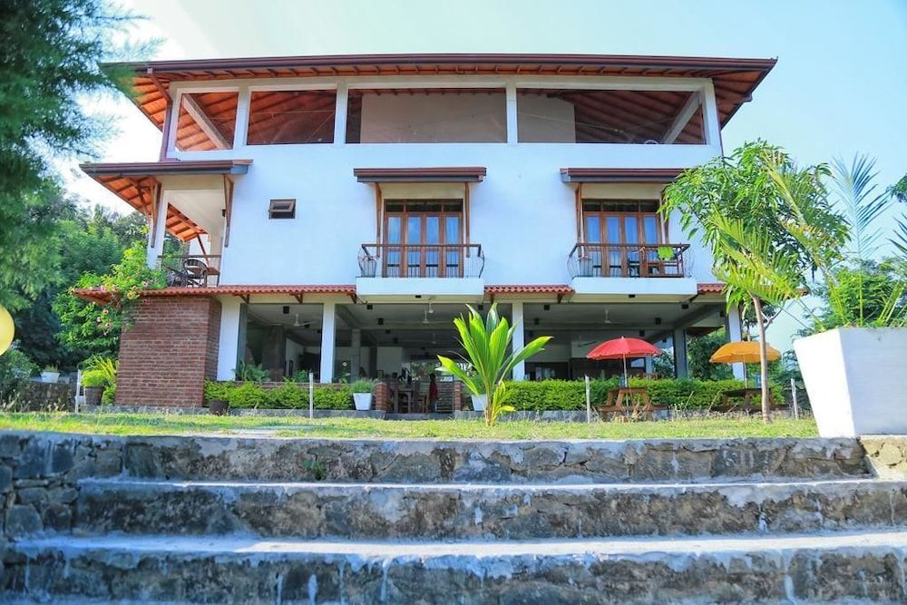 undefined Feelin' Good Resort 8