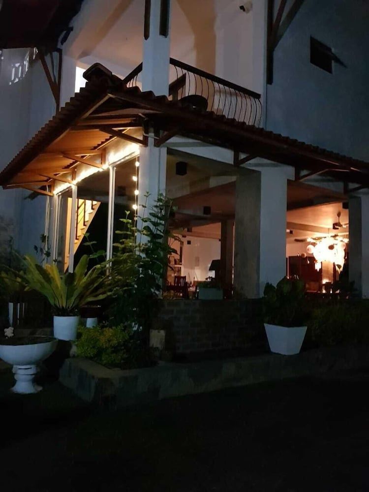 undefined Feelin' Good Resort 6