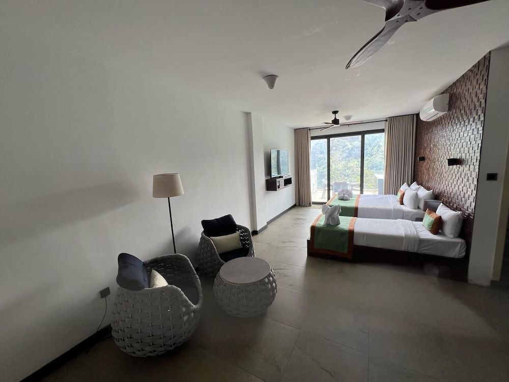 Ella Flower Garden Resort Deluxe Suite 4