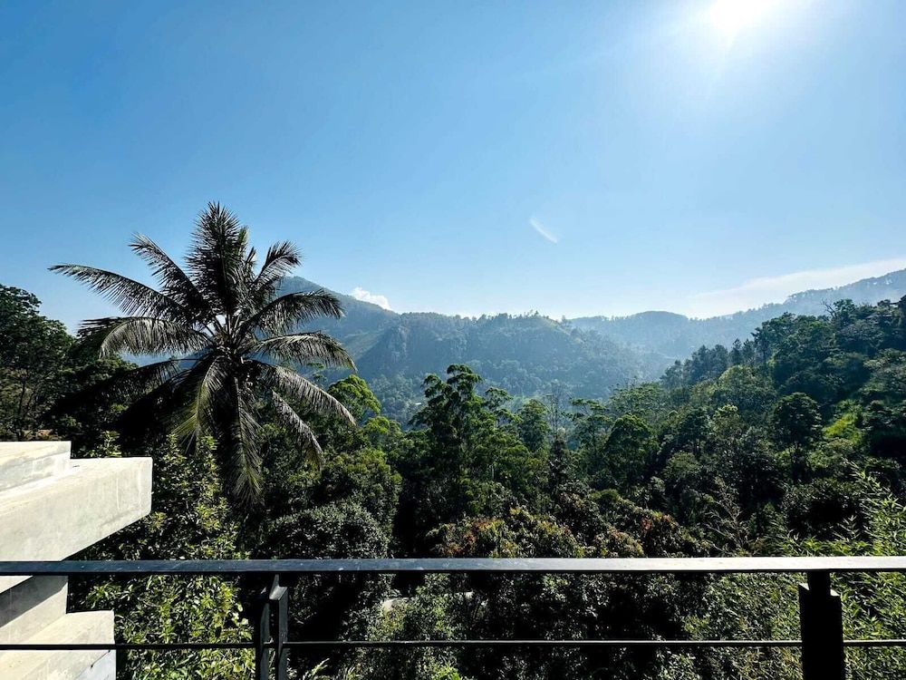 Ella Flower Garden Resort Deluxe Suite 8