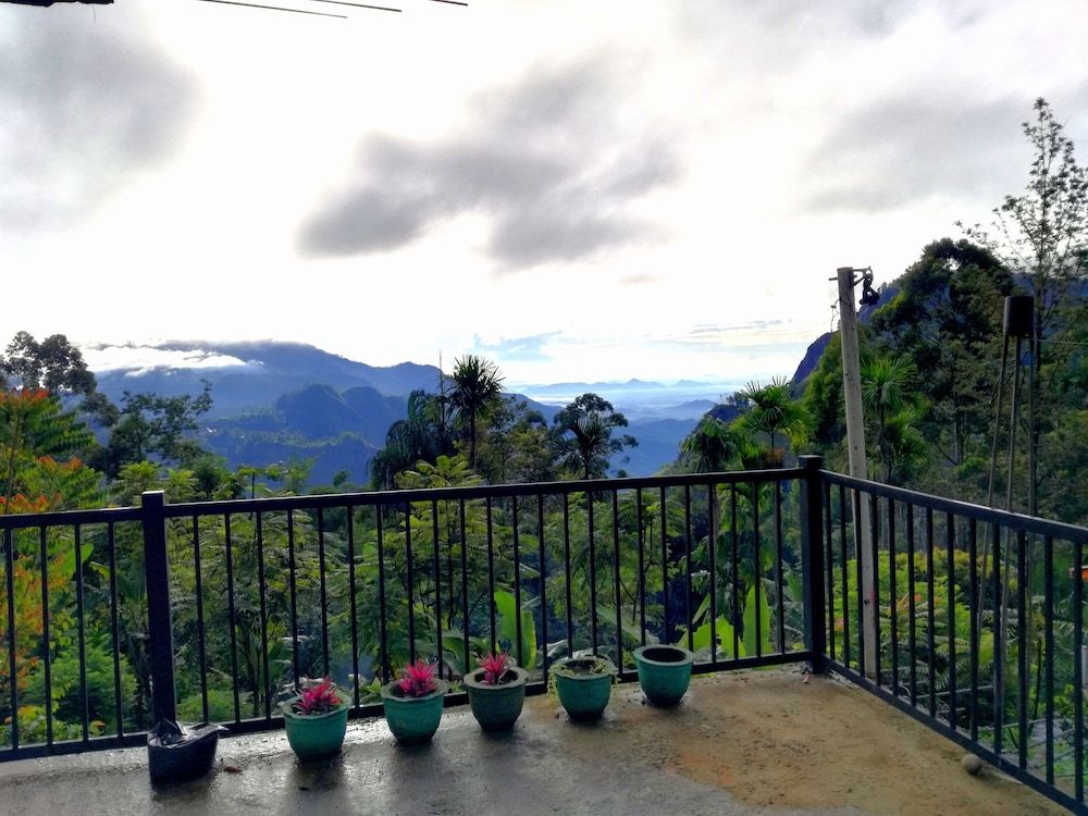 Glen Rock Ella Double Room with Balcony 8