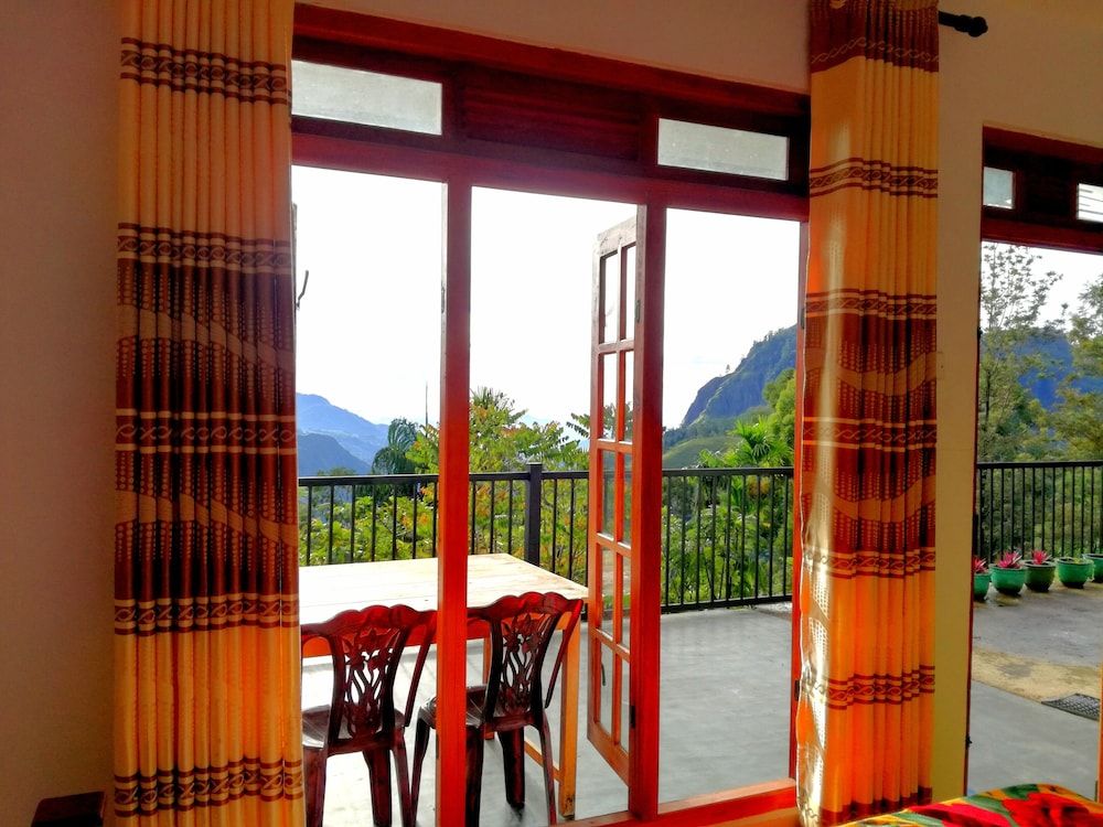 Glen Rock Ella Double Room with Balcony 9