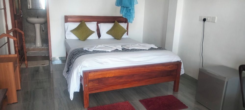 Glen Rock Ella Double Room with Balcony 2