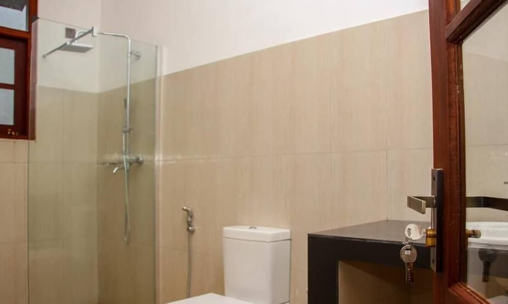 Hotel Levon Deluxe Double or Twin Room 10