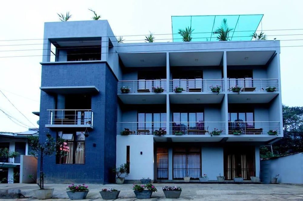 undefined Hikers Lodge Ella 5