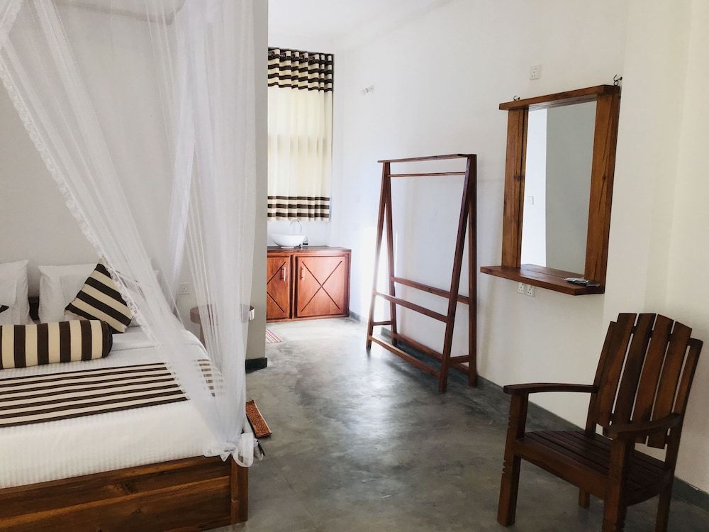 undefined Inspira Ella 8