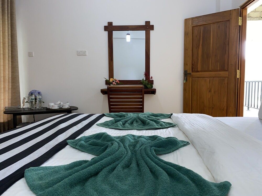 Misty Elegance Ella Deluxe Double Room 5