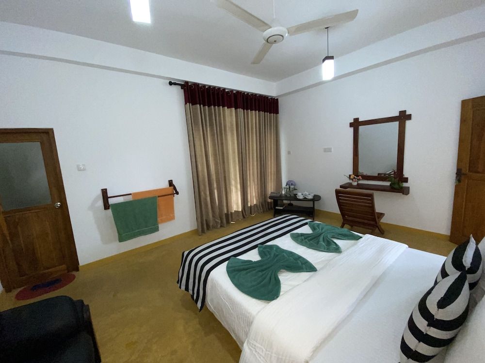 Misty Elegance Ella Deluxe Double Room 4