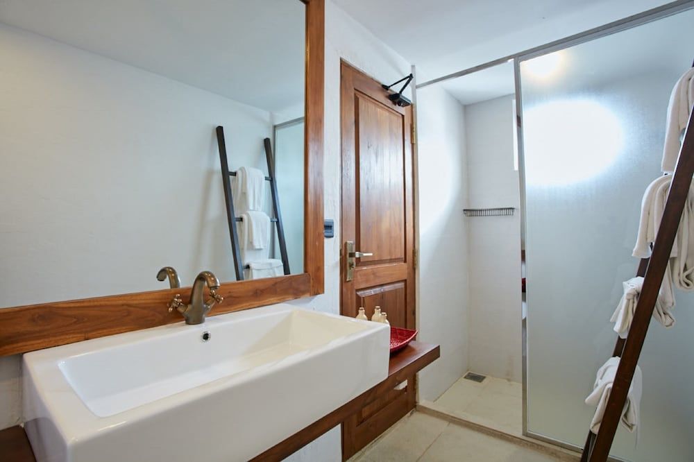 Marina by DAE Deluxe Mobile Home 8