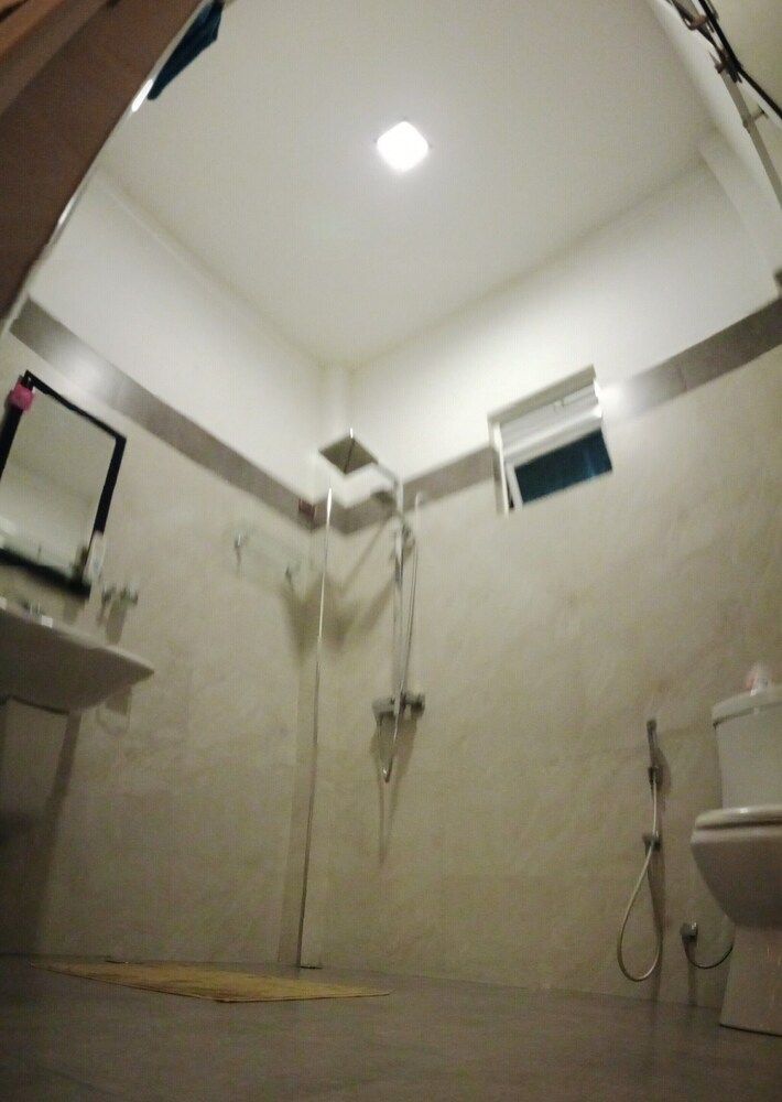 Suriya Guest Home Stay Mirissa Family Room 6