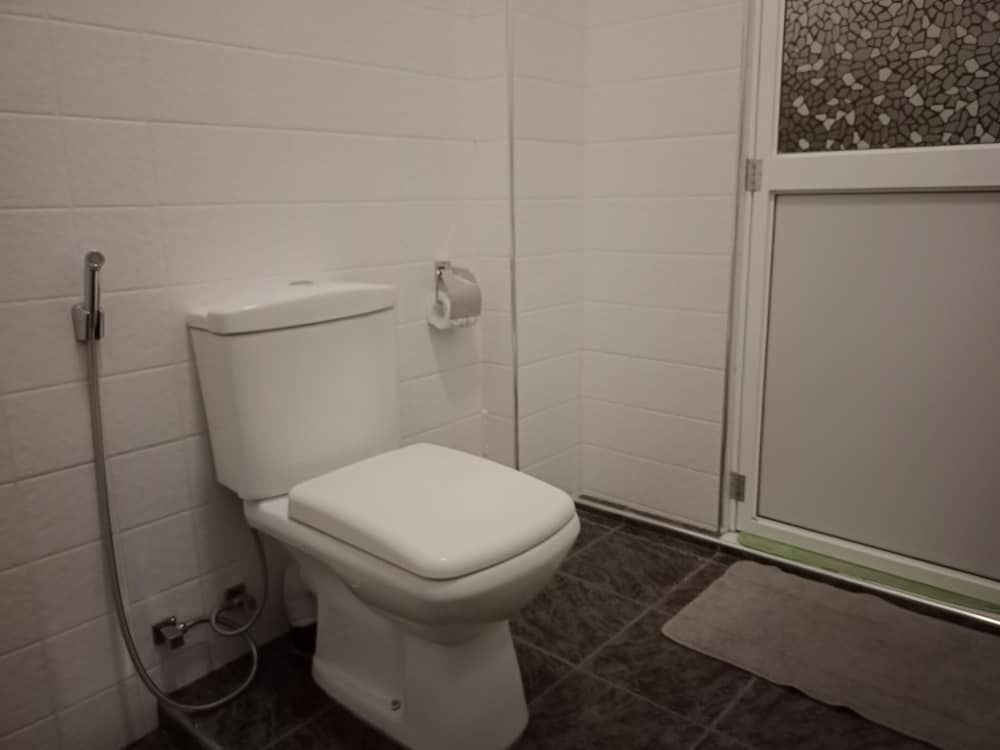 Suriya Guest Home Stay Mirissa Deluxe Room 8