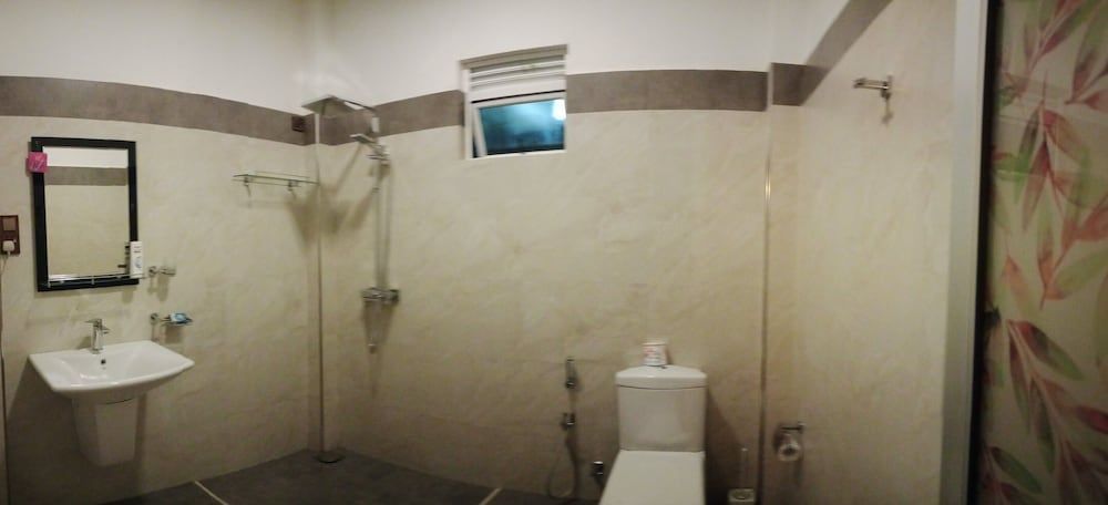 Suriya Guest Home Stay Mirissa Family Room 5