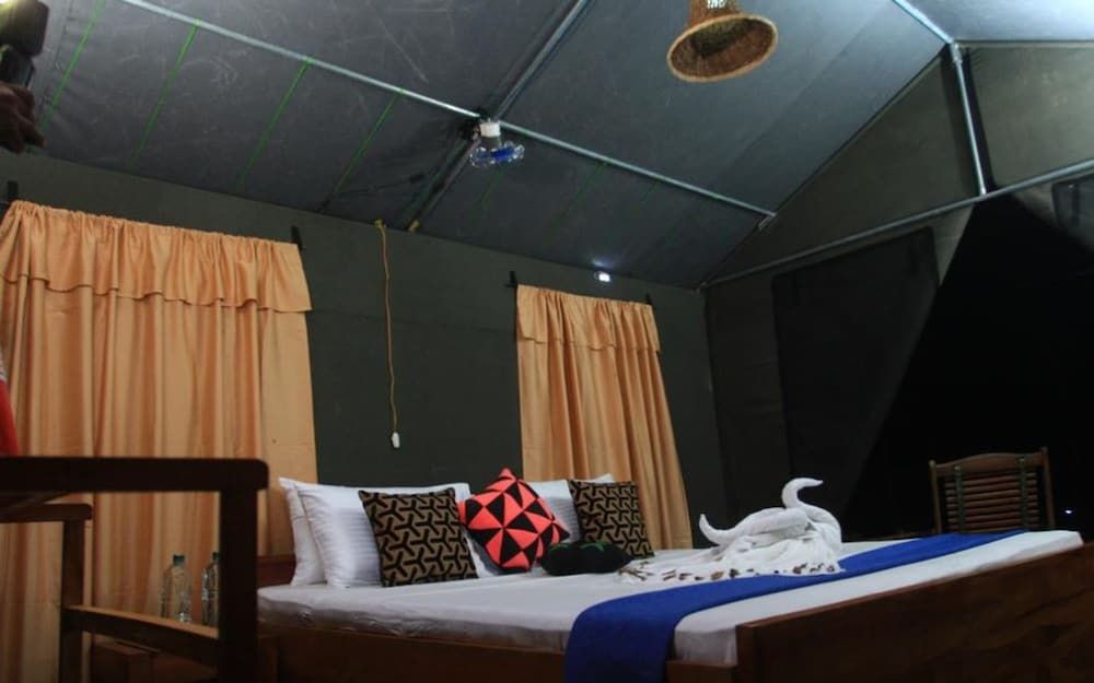 Luxury Tent, 1 King Bed, Non Smoking, Garden View