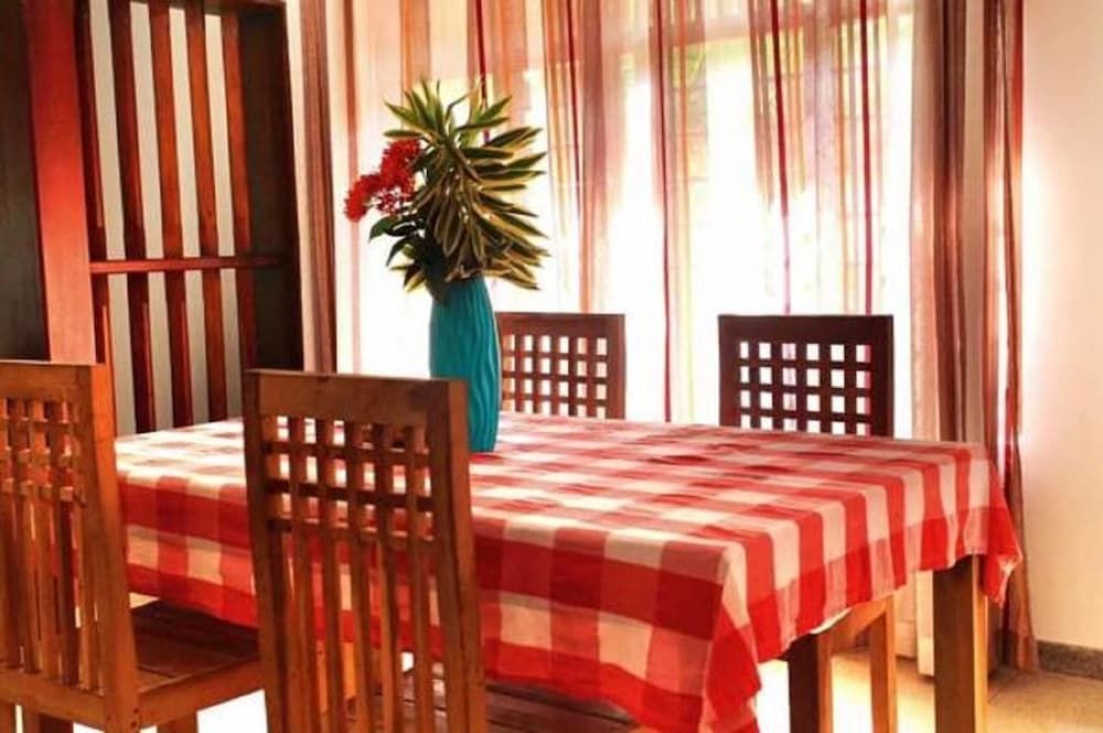 undefined Waves Guest House & Turtle Restaurant 2