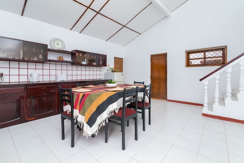 undefined HikkaNest 8