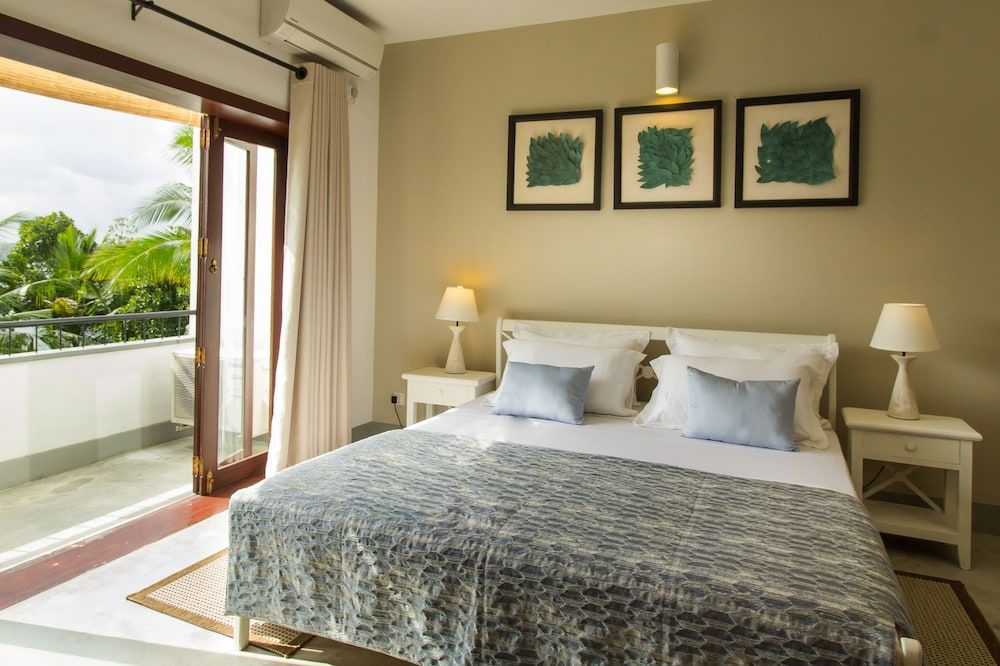 undefined Arahtis Lake Villa 3