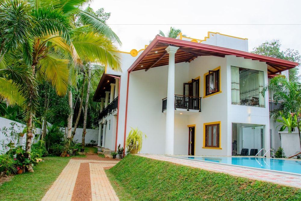 undefined Villa White 5