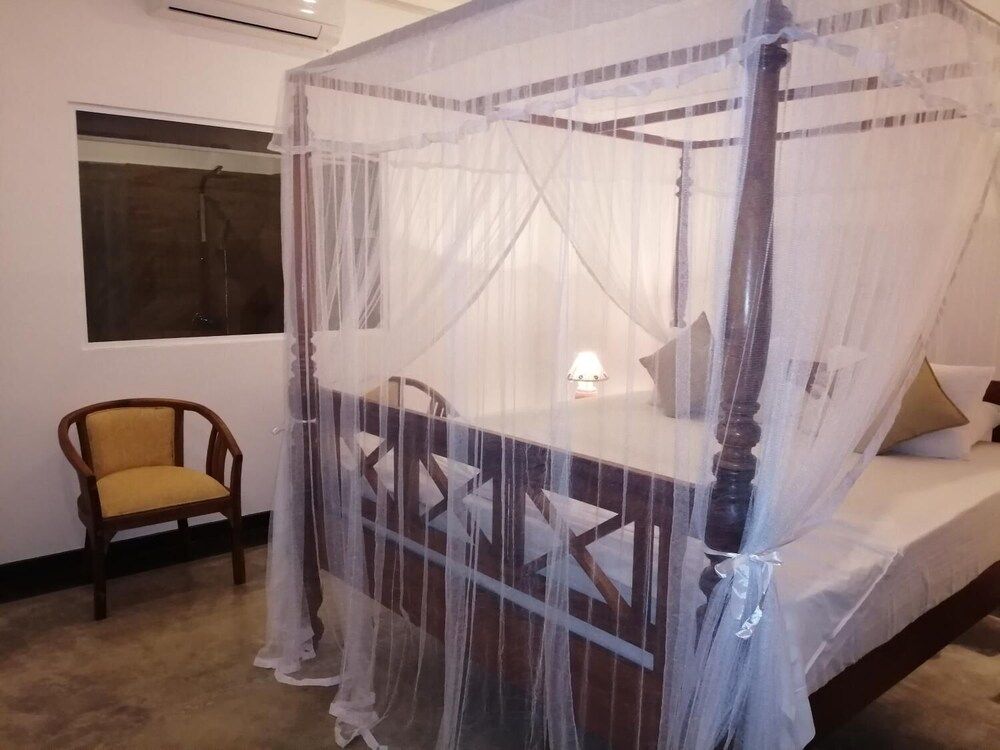 undefined Gura Guest 9