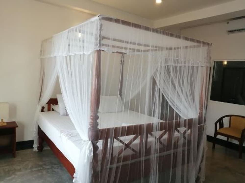 undefined Gura Guest