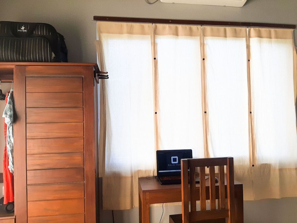 Dollyz Home Deluxe Room, 1 King Bed, Garden View 5